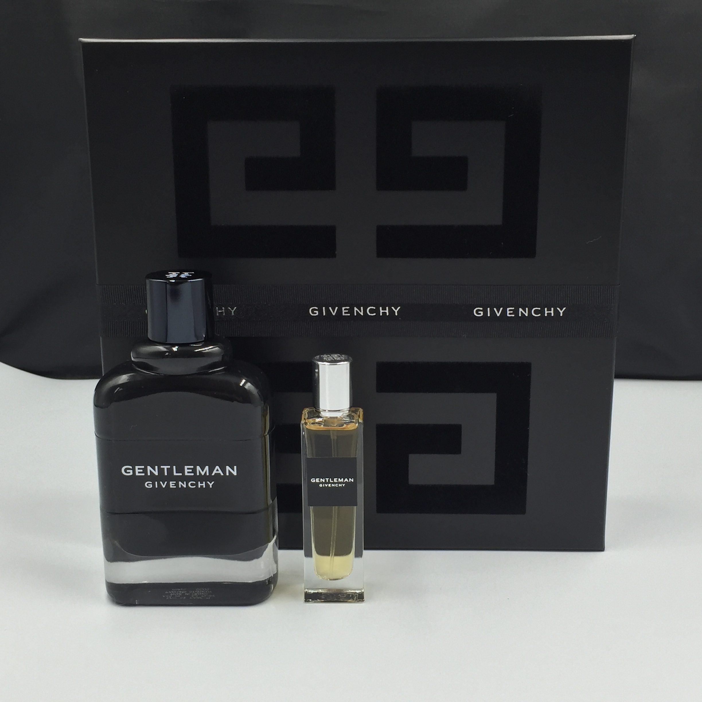 Givenchy Gentleman Eau De Parfum Gift Set