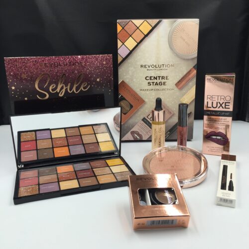 Makeup Revolution Centre Stage Makeup Collection ( Worth £41.00 )