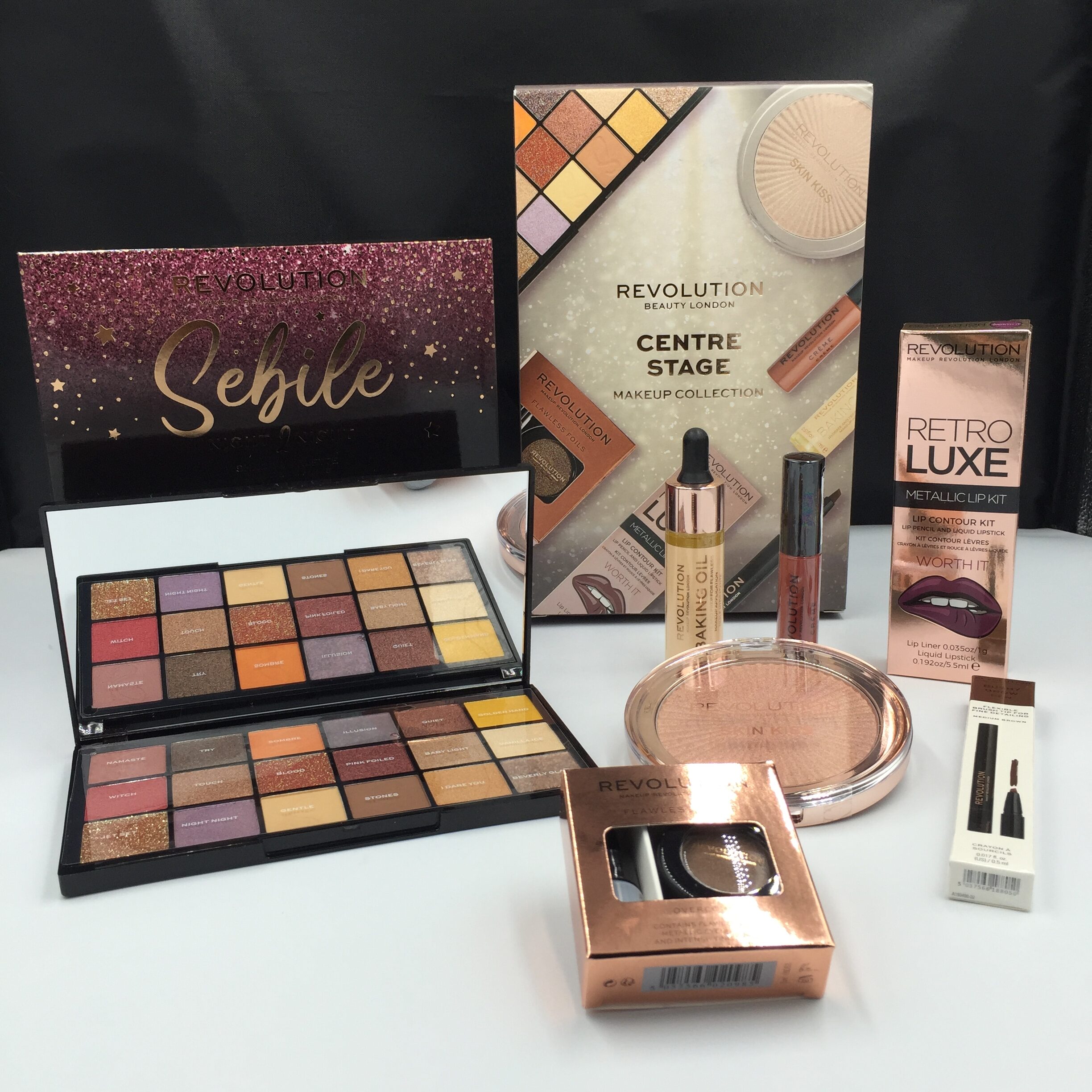 Makeup Revolution Centre Stage Makeup Collection ( Worth £41.00 )