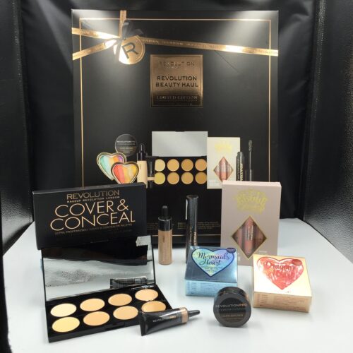 Makeup Revolution Limited Edition Beauty Haul Gift Set ( Worth £36.00 )